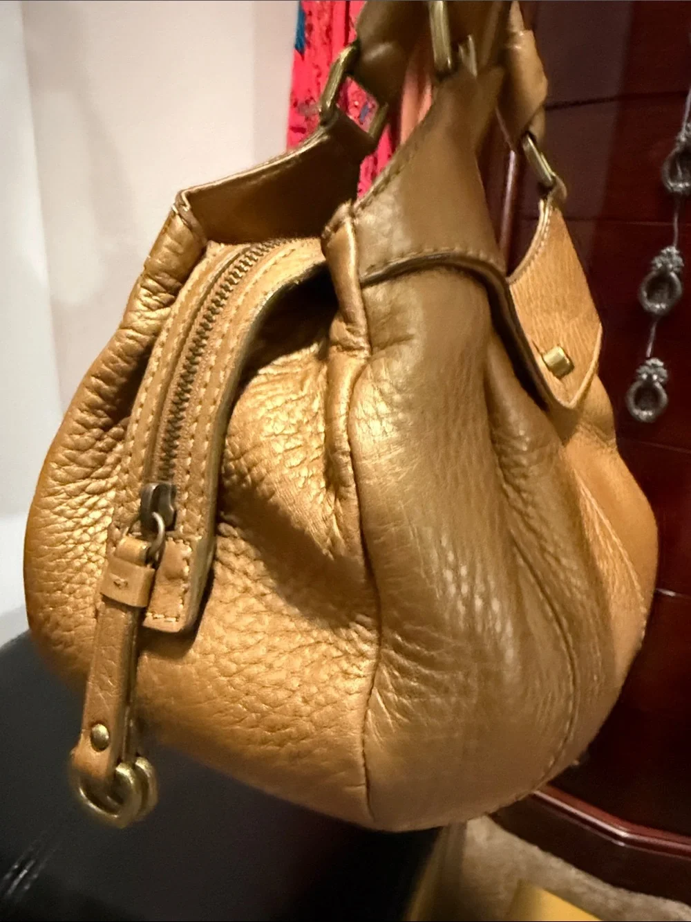 Pebbled Tan Shoulder Bag with Gold-Tone Closure Vintage